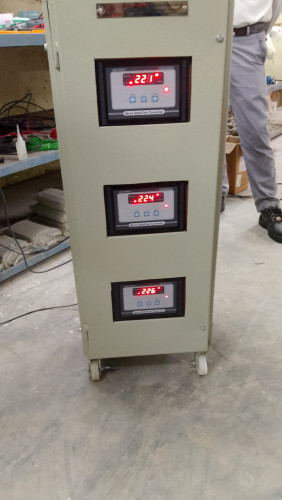 Three phase air cooled servo voltage stabilizer